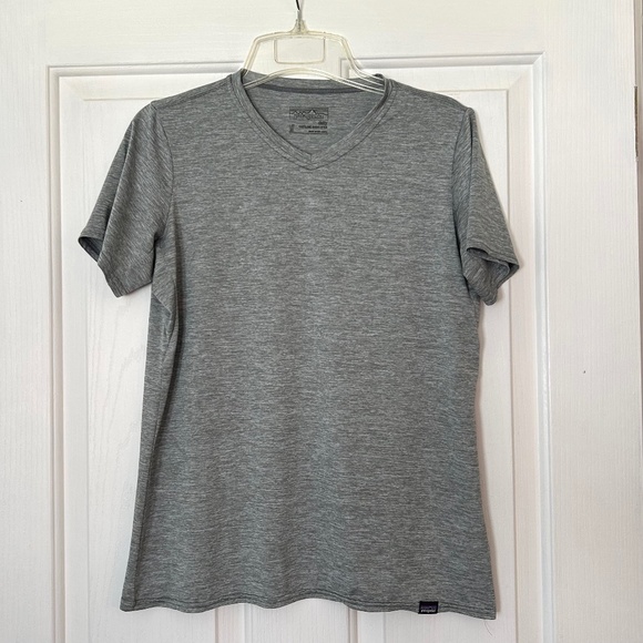 Patagonia Capilene Daily Baselayer Vneck Tshirt Medium Heather Gray - Picture 1 of 4